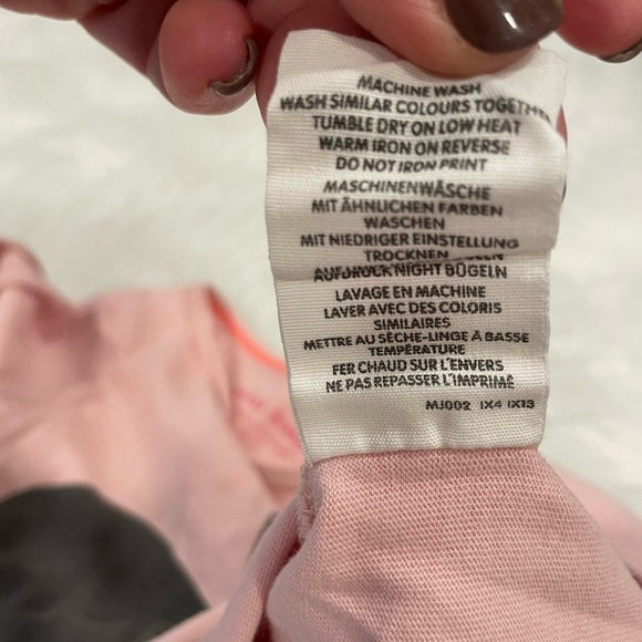Mini Boden heart shirt in EUC, size 2-3 - Picture 6 of 6